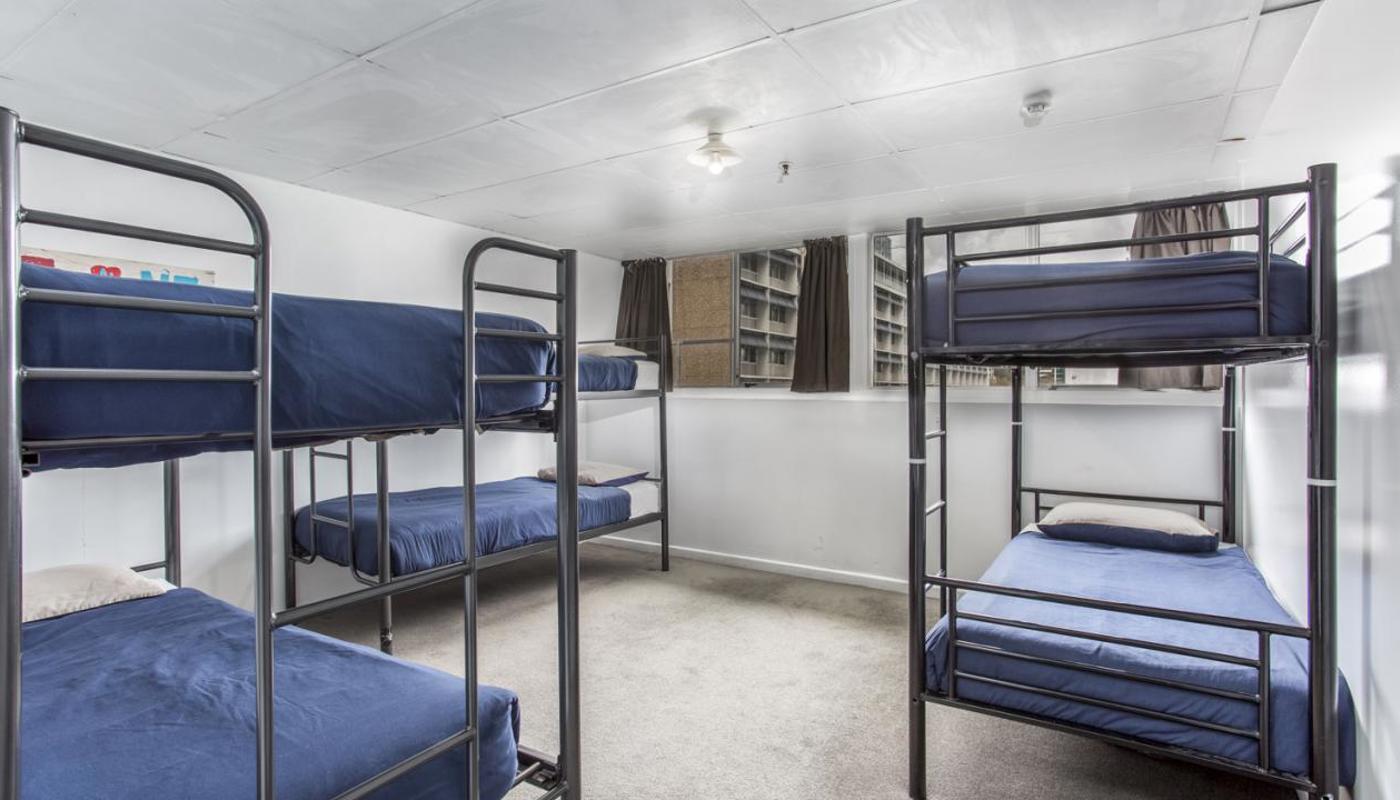 6 bed dorm