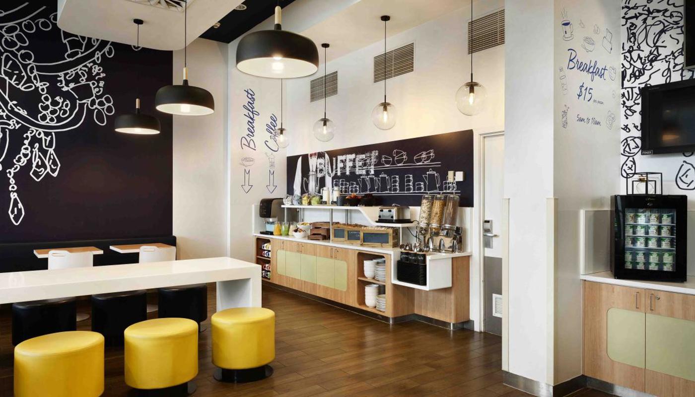 A la carte continental breakfast available.