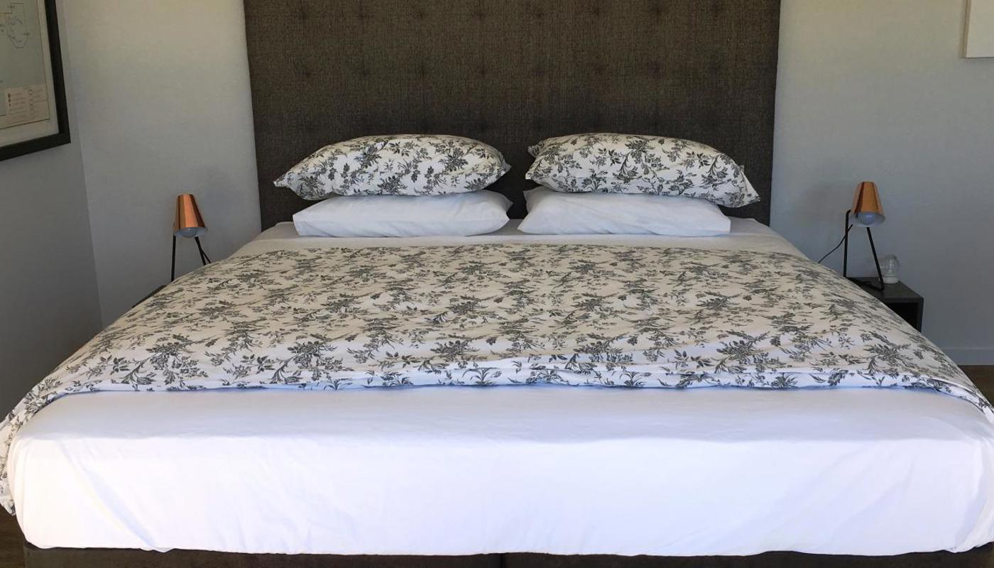 Garden Studio: Super King Bed