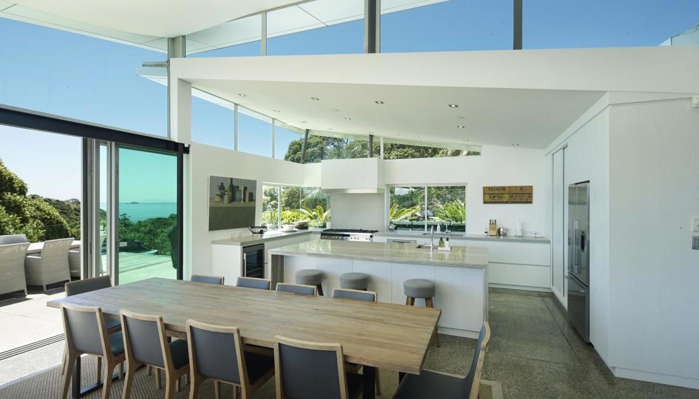 Fully Equipped Kitchen & Dining