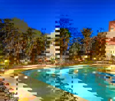 Miharo Bed & Breakfast